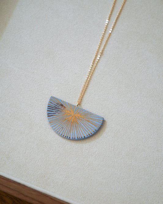 Fio Porcelana Meia Lua Azul